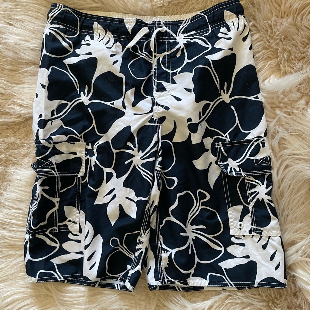 PRE OWNED OLD NAVY BOYS FLORAL SWIM SHORTS